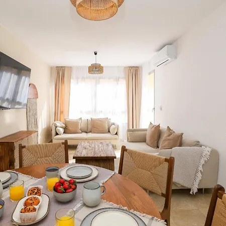 Camelia 3bed - Centre, 250m * 푸엔히롤라